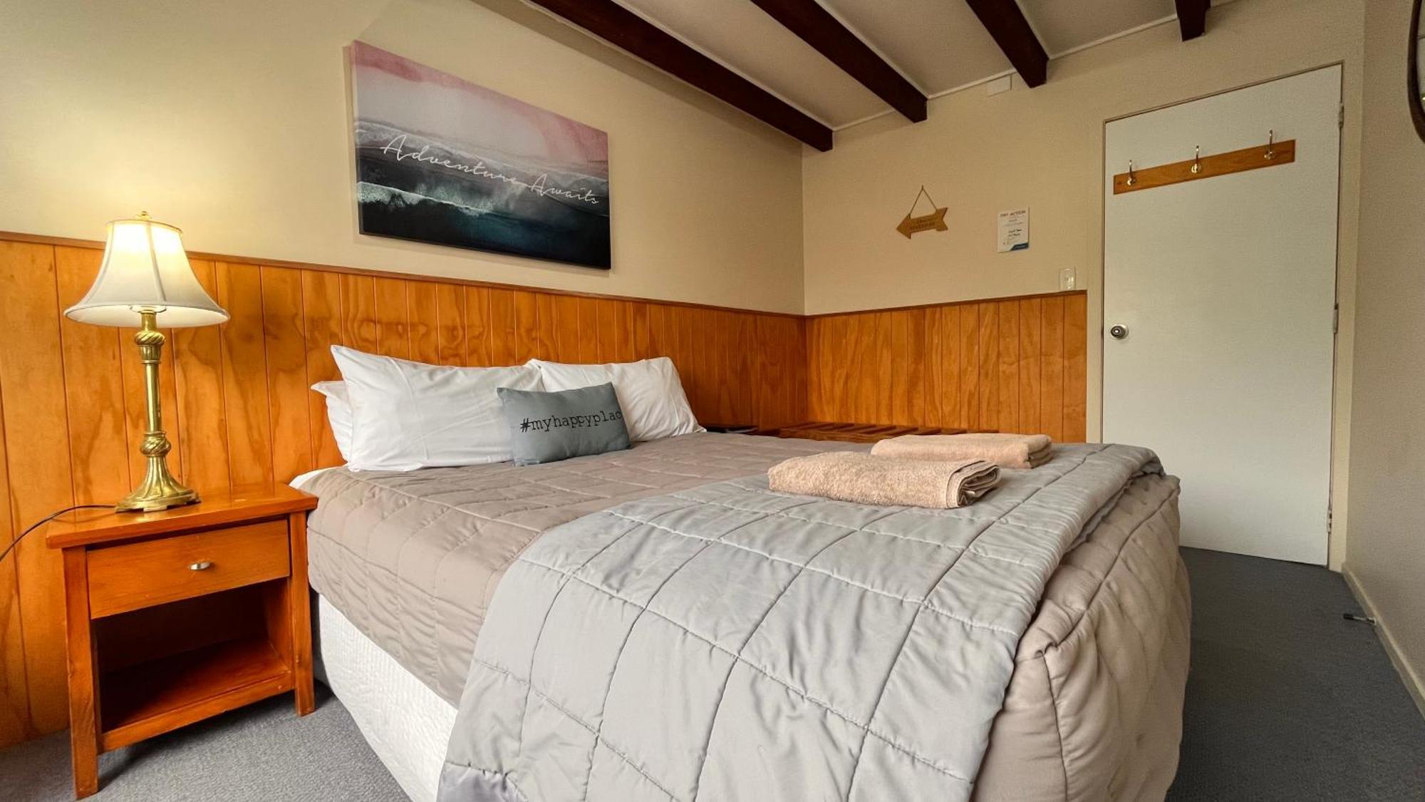 Adventure Lodge And Motels And Tongariro Crossing Track Transport National Park Esterno foto