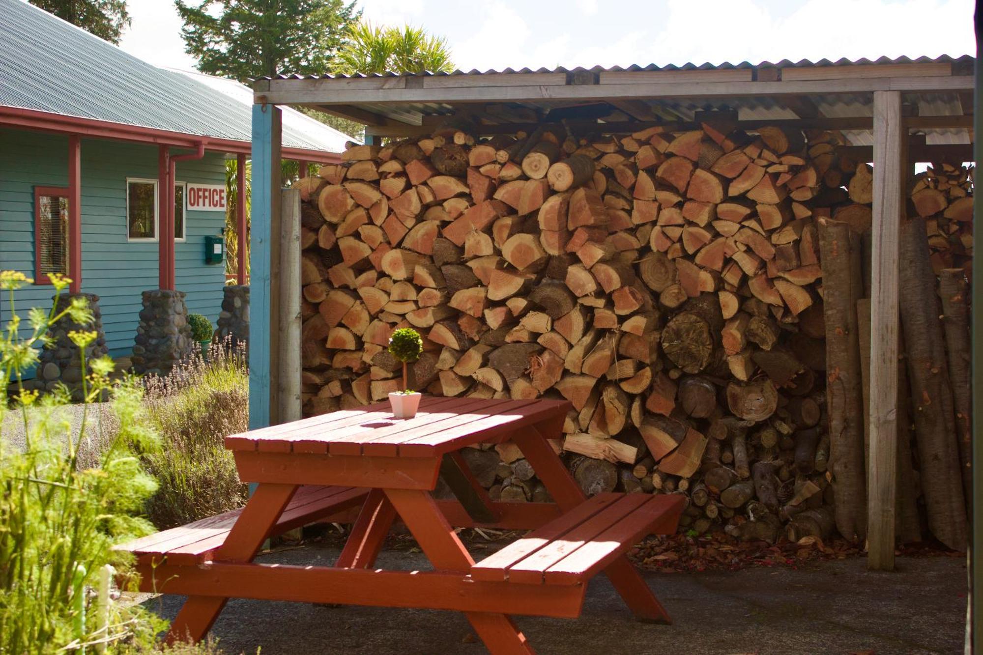 Adventure Lodge And Motels And Tongariro Crossing Track Transport National Park Esterno foto