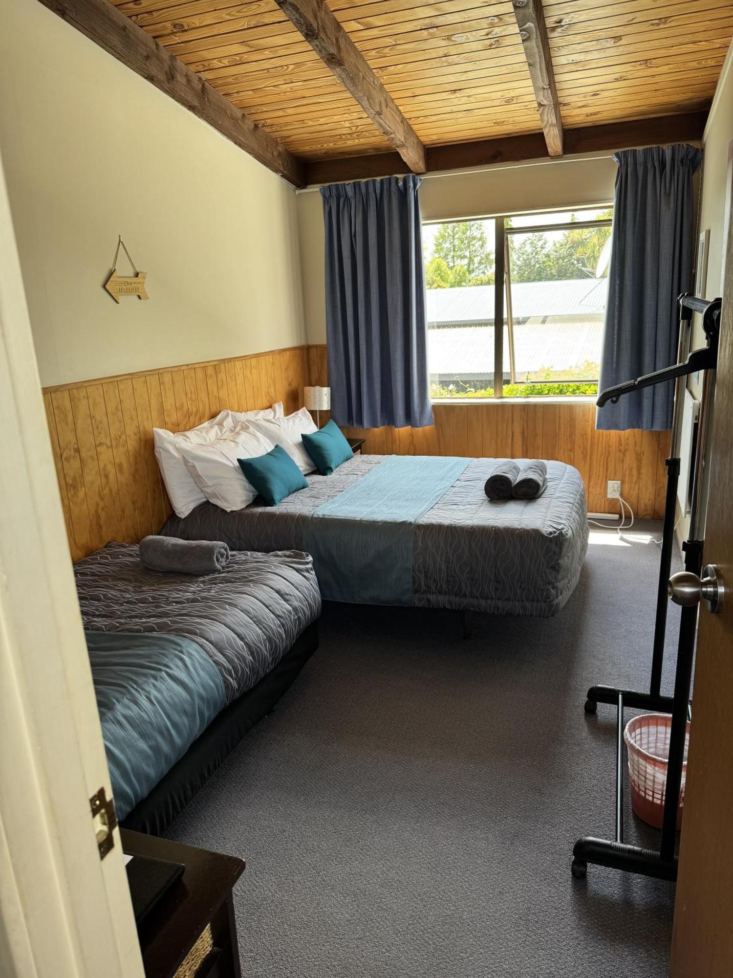 Adventure Lodge And Motels And Tongariro Crossing Track Transport National Park Esterno foto