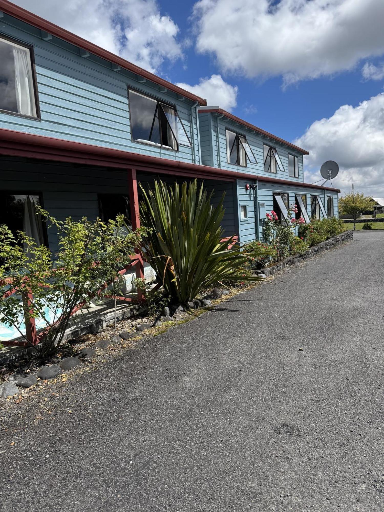 Adventure Lodge And Motels And Tongariro Crossing Track Transport National Park Esterno foto