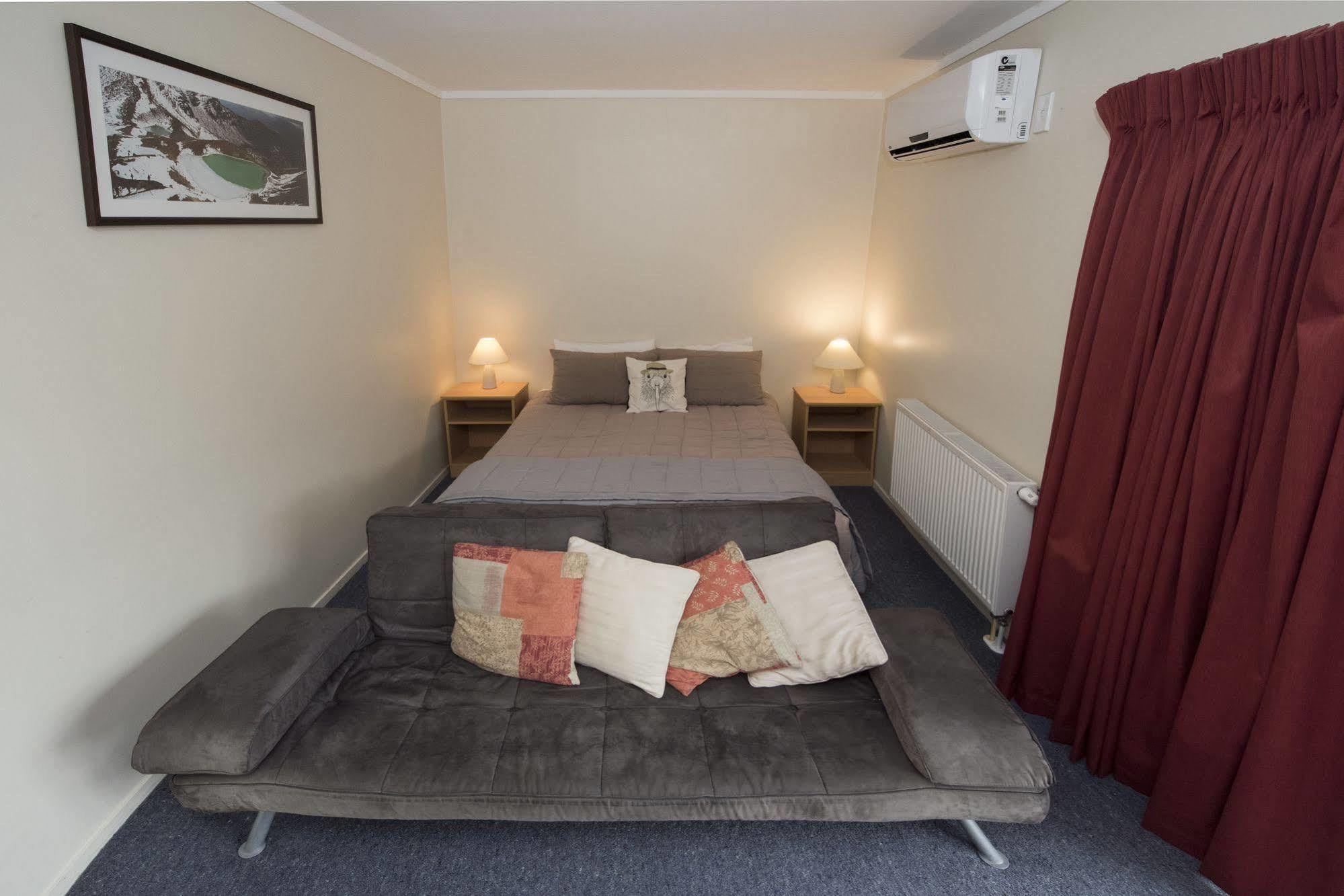Adventure Lodge And Motels And Tongariro Crossing Track Transport National Park Esterno foto