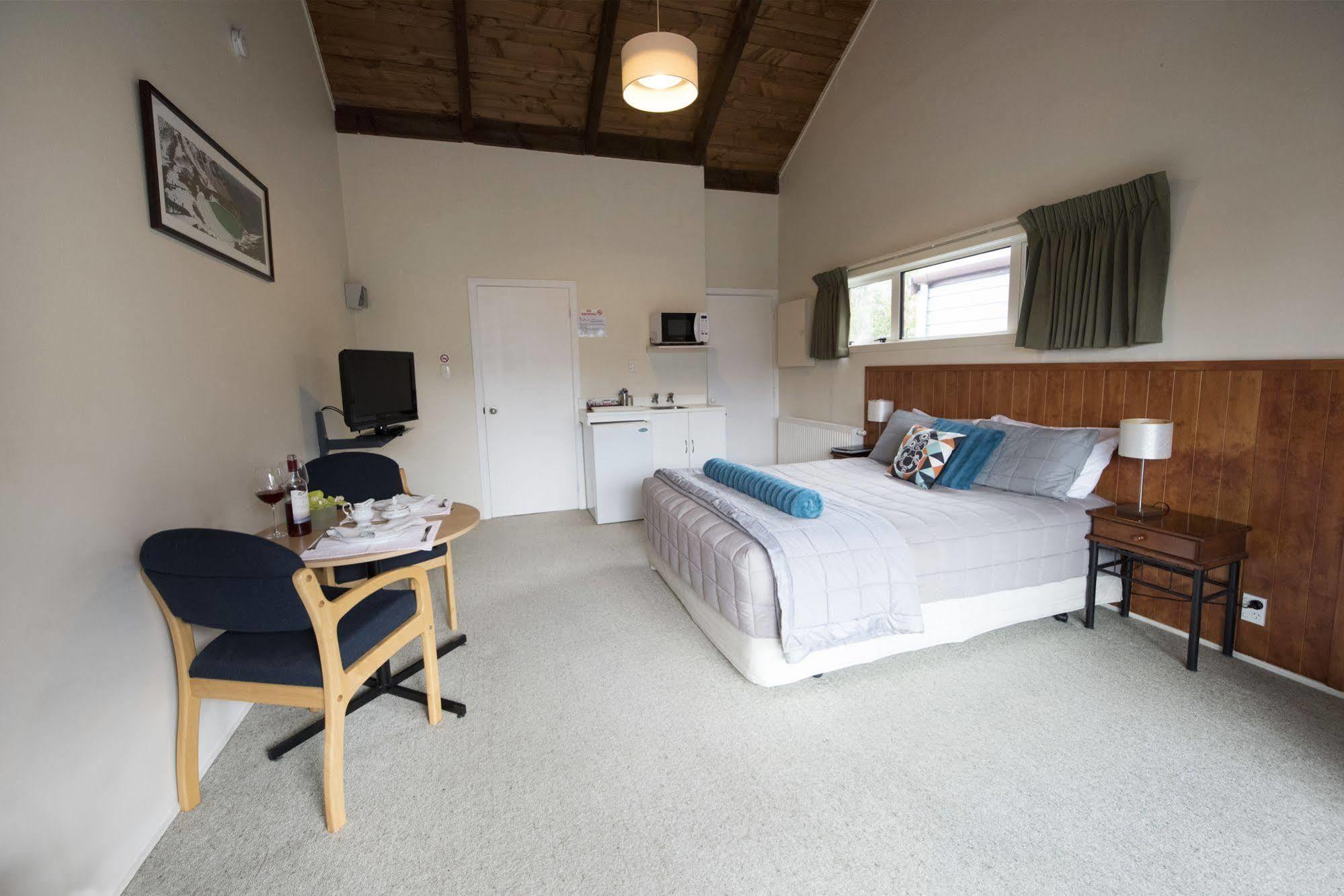 Adventure Lodge And Motels And Tongariro Crossing Track Transport National Park Esterno foto