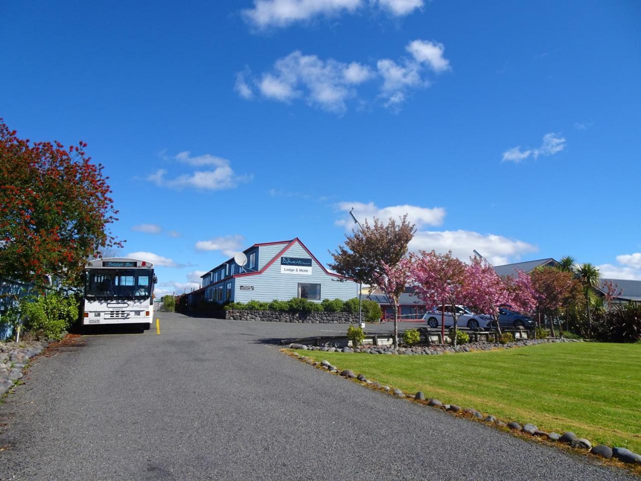 Adventure Lodge And Motels And Tongariro Crossing Track Transport National Park Esterno foto